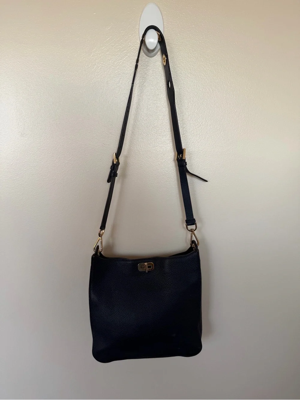 MICHAEL KORS Sullivan Pebbled Leather Crossbody Messenger Bag Turn lock in Navy